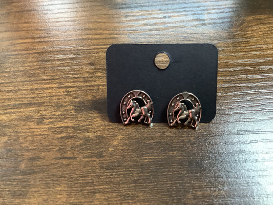 Horseshoe Studs