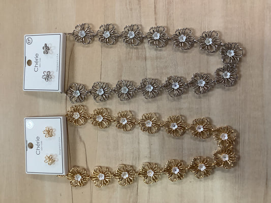 Flower necklace set