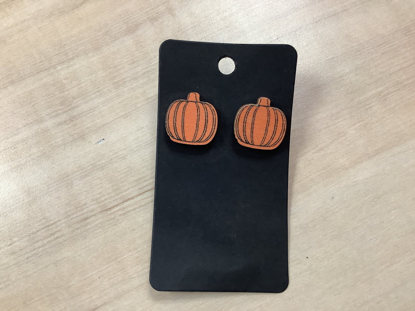 Wood pumpkin stud