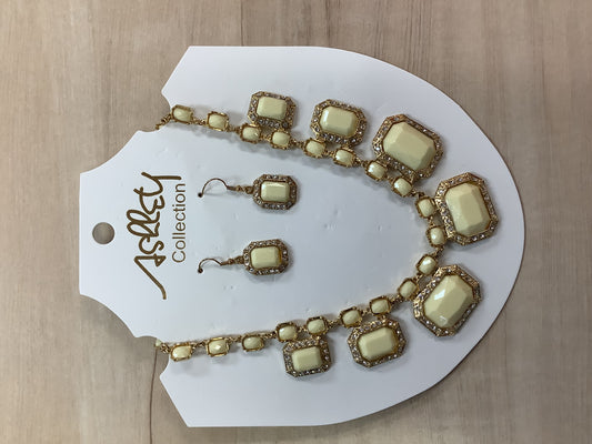 Yellow and Gold necklace set