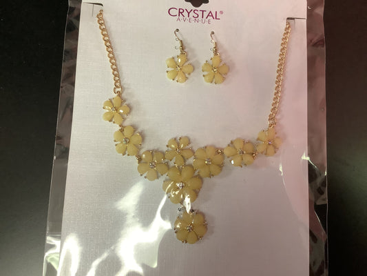 Yellow Flower Necklace Set